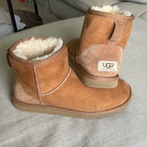 Mini UGGs, Women’s UGGs